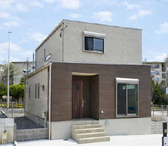 【アイーナネオ堺高倉台 2号地 新築一戸建て｜今週末オープンハウス開催】 7月18日（土）・19日（日）・20日（祝月)10:00～17:00に、2号地新築一戸建てのオープンハウスを開催いたします。 実際の広さ・収納・設備仕様・日当たりなどを現地でご確認いただけます。 ご予約なしでご見学いただけますので、ぜひお気軽にご来場ください。
