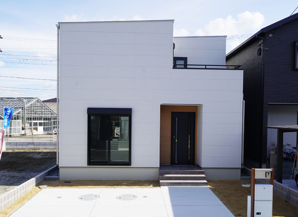 暮らしを彩る開放感。22帖超LDKとアイランドキッチンがうれしい家