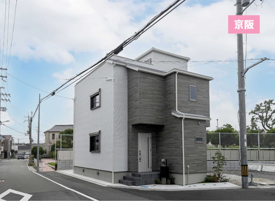 家じゅうがすっきり片付くたっぷり収納と広々ルーフバルコニーの家